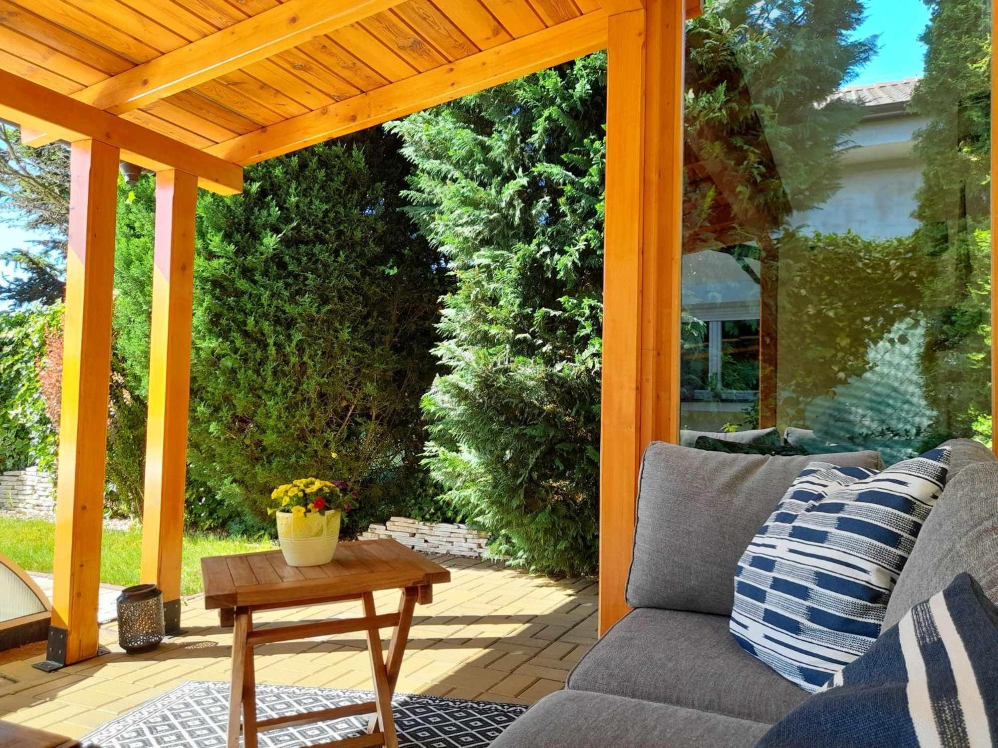 Canadian Style House With 3D Effect Pool Vinosady Exterior foto